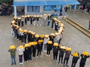 634189471 902821422656976 3455827838819987309 N